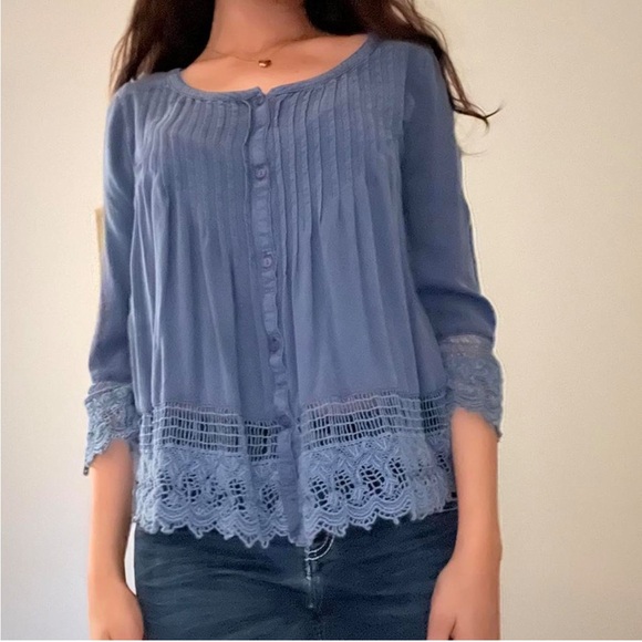 American Eagle Outfitters Blue Lace Trim 3/4 Sleeve Button Front Blouse Size XS - Picture 1 of 6